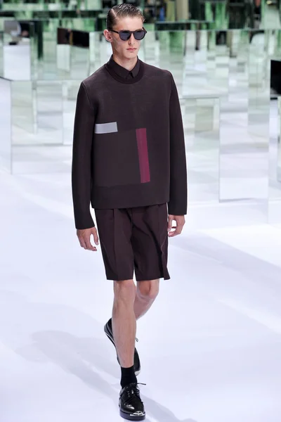Look 13